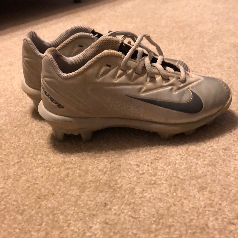 Nike Cleats size 1 youth silver